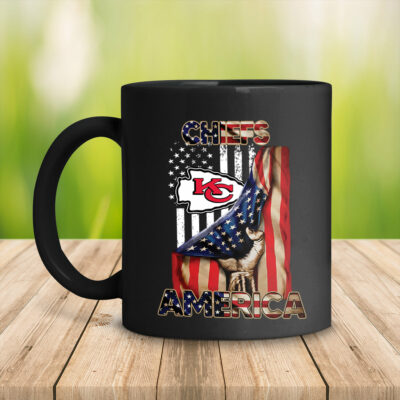 Kansas City Chiefs USA Flag Independence Day Black Mug right side